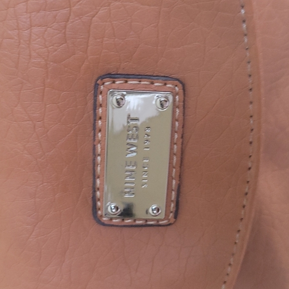 Nine West faux leather crossbody or wristlet clutch - Picture 5 of 6